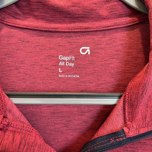 Red MENS pullover - Picture 2 of 2